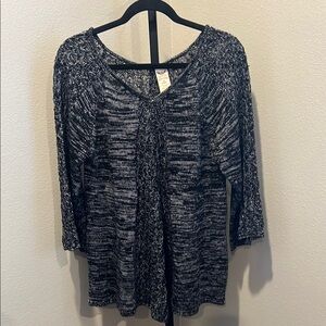 Faded Glory Black and White Acrylic Sweater